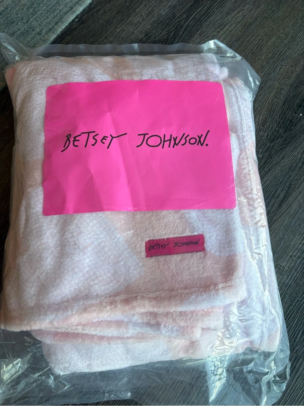 NWT Betsey Johnson Heart Throw Blanket